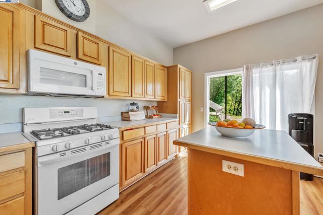 3698 Braden Road, Camino CA: https://media.crmls.org/mediaz/d1cb1139-456b-42e1-b67b-1a8ec3f5fbe2.jpg