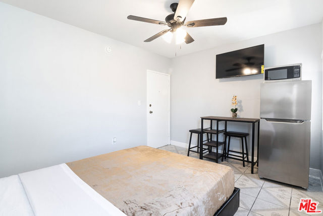 930 Fraser Avenue, Los Angeles CA: https://media.crmls.org/mediaz/d1cb358f-87f1-4d40-b936-f3a8da3f26a8.jpg