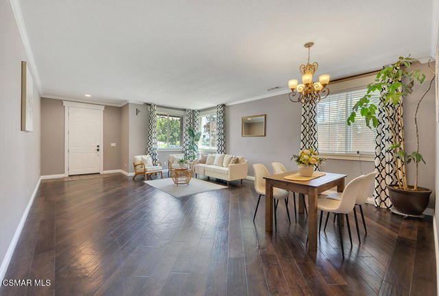 42333 Highland Court, Lancaster CA: https://media.crmls.org/mediaz/d1cbccc5-4052-442e-900d-83fd4108cef3.jpg