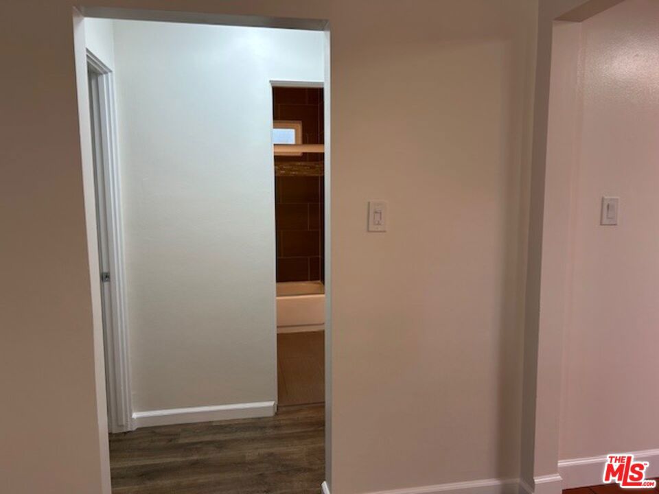 https://media.crmls.org/mediaz/d1cc4c88-64f1-4a1a-afaf-f03752d92b4c.jpg?preset=X-Large