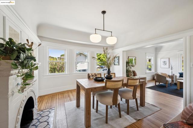 327 Hudson St, Oakland CA: https://media.crmls.org/mediaz/d1cd443e-33da-404a-9125-9993c129bc80.jpg