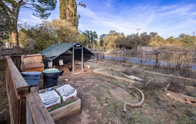 17665 Highway 67, Ramona CA: https://media.crmls.org/mediaz/d1cd85bc-83cb-4710-b5e9-86f8c73d191a.jpg