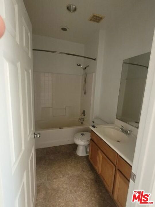 1448 Patricia Avenue, 204 photo 5