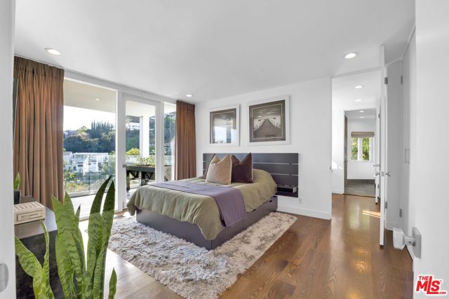 8450 Carlton Way, Los Angeles CA: https://media.crmls.org/mediaz/d1ce4fd5-d479-4021-90a4-2790fa8a019a.jpg