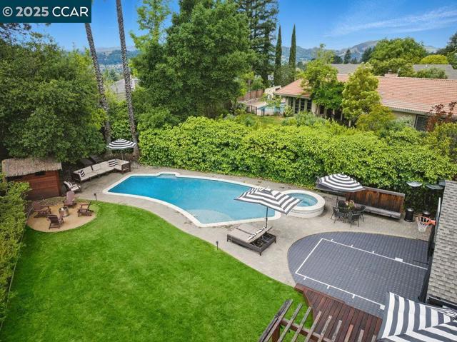 314 Draeger Dr, Moraga CA: https://media.crmls.org/mediaz/d1ce787e-6f7f-4ac6-a32f-d3ad90019133.jpg