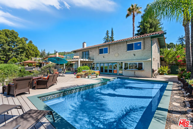 21727 Ulmus Drive, Woodland Hills CA: https://media.crmls.org/mediaz/d1ce8a76-b291-4772-a32c-2d280f1d5b24.jpg