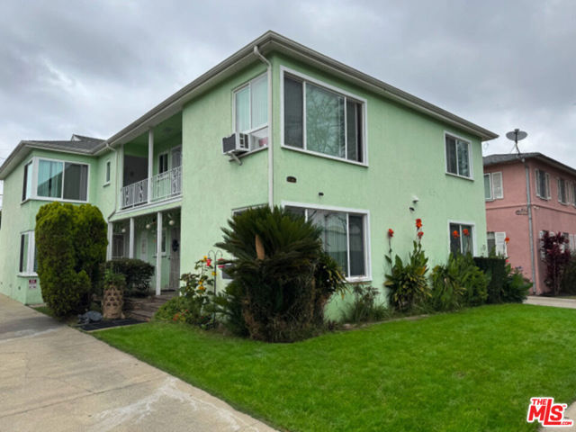 3745 S Victoria Avenue, Los Angeles CA: https://media.crmls.org/mediaz/d1cfdcb6-8a9b-4eb8-9fbd-f46f027d681b.jpg