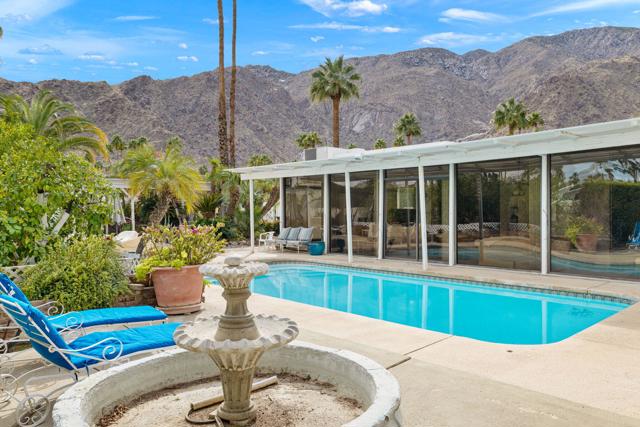 968 N Fairview Circle, Palm Springs CA: https://media.crmls.org/mediaz/d1d1291b-58d0-484a-8eef-30f9655c719c.jpg