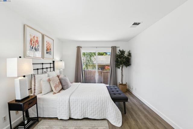 102 Rolling Green Cir, Pleasant Hill CA: https://media.crmls.org/mediaz/d1d13d6c-27f0-4157-8d85-3d7fa2588af4.jpg