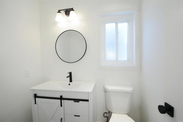 Detail Gallery Image 15 of 32 For 4612 Avery St, Oceanside,  CA 92057 - 4 Beds | 2/1 Baths