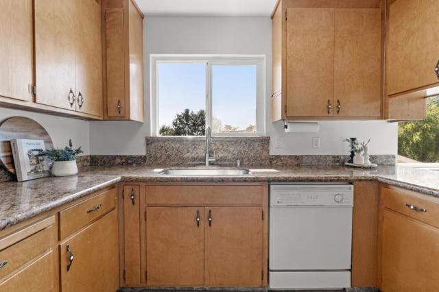 478 Paloma Avenue, Pacifica CA: https://media.crmls.org/mediaz/d1d2f420-8e4f-4847-9cca-f8a19d120696.jpg