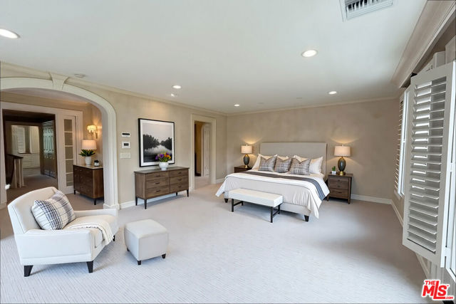 612 N Alta Drive, Beverly Hills CA: https://media.crmls.org/mediaz/d1d53b7c-93a4-441d-aa5a-e71a4655a23f.jpg