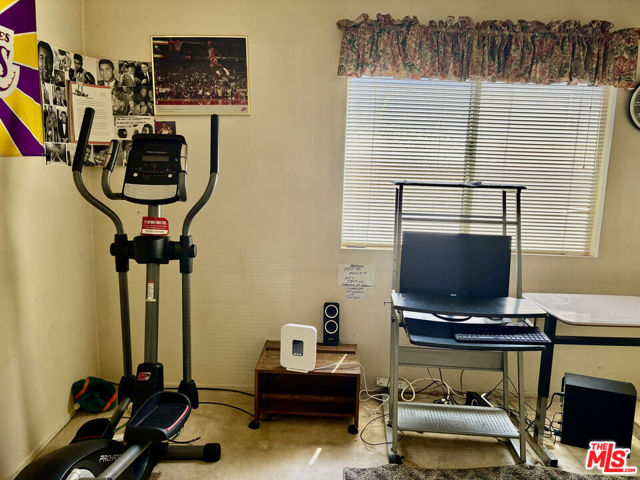 3202 Angeleno Place, Palmdale CA: https://media.crmls.org/mediaz/d1d5cb34-c0b5-45c8-89c3-5b5338e02ea3.jpg