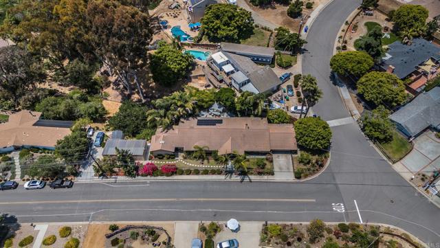 139 Parnassus Circle, Oceanside CA: https://media.crmls.org/mediaz/d1d5fb76-f8cd-45c2-aabc-395a0a048810.jpg
