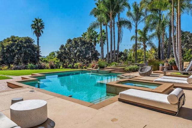 7345 Vista Rancho Ct, Rancho Santa Fe CA: https://media.crmls.org/mediaz/d1d63a53-44ff-4b39-9c66-5b83ce47535b.jpg