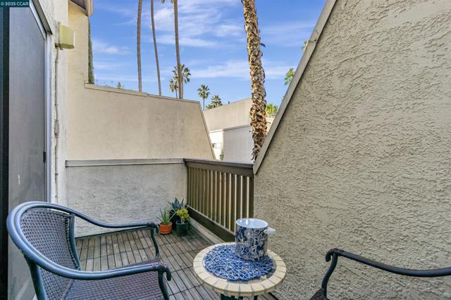 2200 Laguna Cir, Concord CA: https://media.crmls.org/mediaz/d1d68651-0769-4506-a9bc-2a7ce9e3e361.jpg