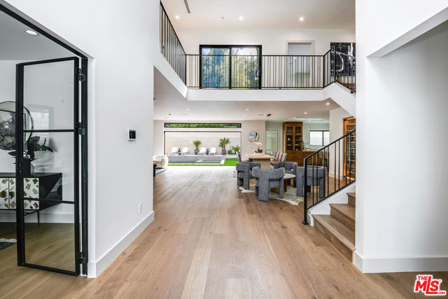 16226 Dickens Street, Encino CA: https://media.crmls.org/mediaz/d1d74633-9e40-47e4-8146-50d1edec64a7.jpg