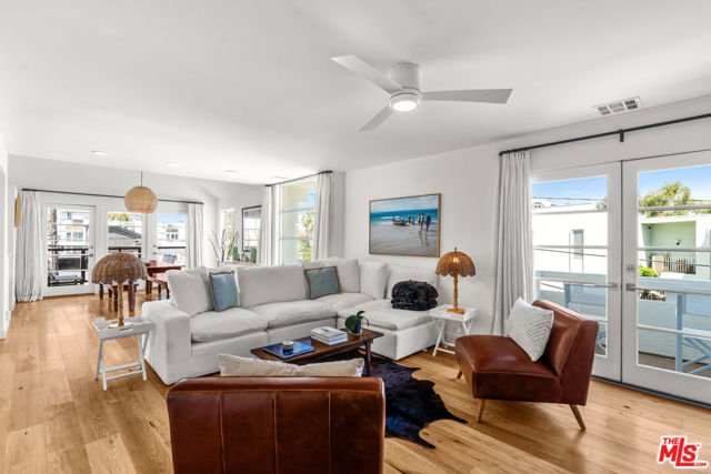 3501 Esplanade, Marina del Rey CA: https://media.crmls.org/mediaz/d1d7b30c-b348-4c5b-8a5b-a78af83fb043.jpg