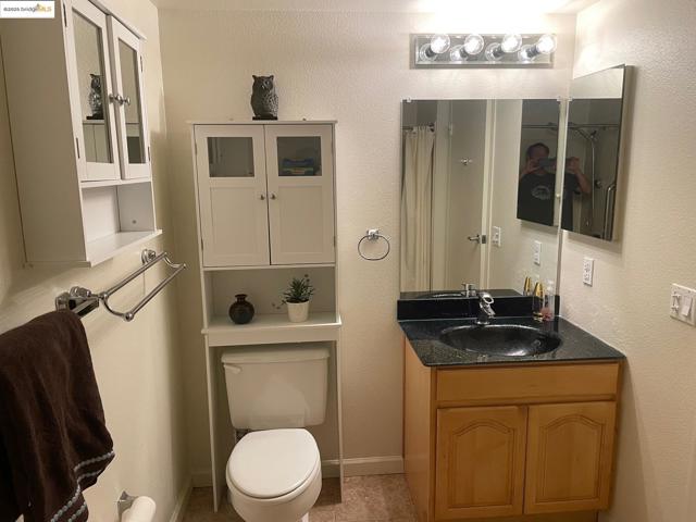 989 Webster Street, Oakland CA: https://media.crmls.org/mediaz/d1d8aad1-ab01-4bcd-8f8f-2cc49420dfaa.jpg