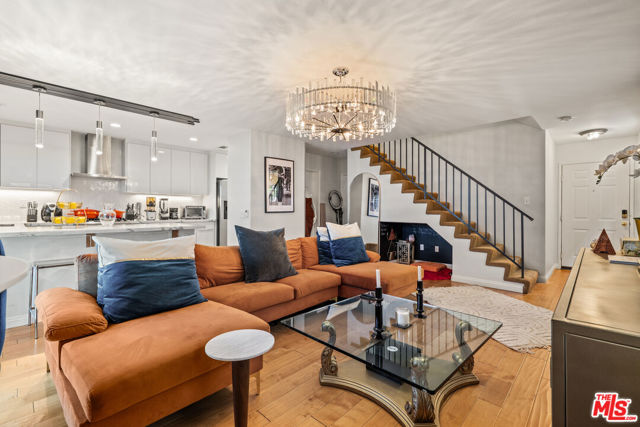 3252 Park Lane, Hawthorne CA: https://media.crmls.org/mediaz/d1d8b254-6749-4dc6-92d9-d20573c61dcd.jpg