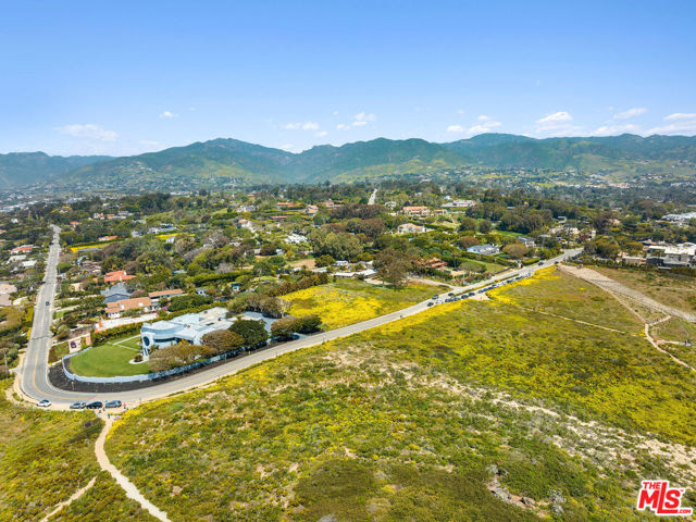 Image 8 of 15 For 29317 Cliffside Drive