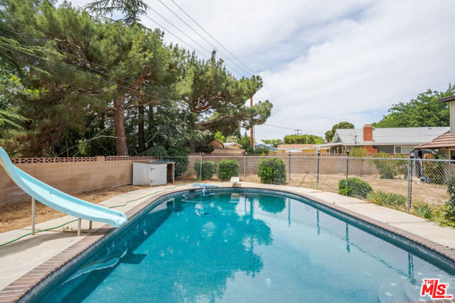 43818 Halcom Avenue, Lancaster CA: https://media.crmls.org/mediaz/d1d93209-ae36-4b24-b24e-d4aa345f12d9.jpg