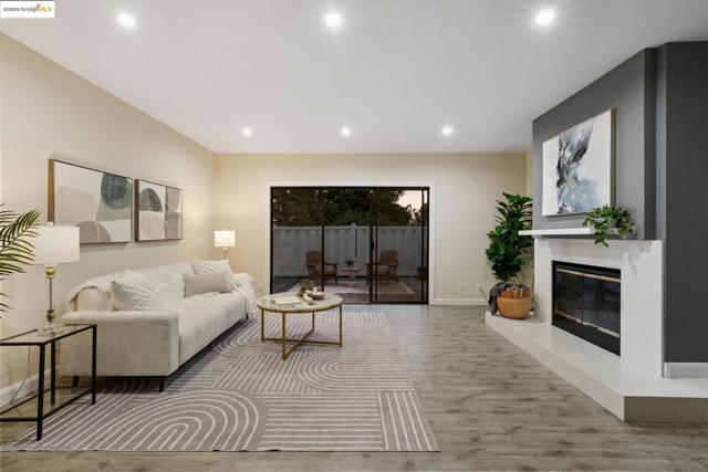 3732 Northridge Dr, Richmond CA: https://media.crmls.org/mediaz/d1d94623-4afa-4d6a-b1dd-199886f3f302.jpg