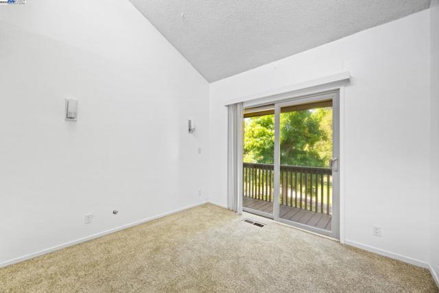 3315 Willis Lane, Alameda CA: https://media.crmls.org/mediaz/d1d9a0db-7290-4788-838a-f9b4d9fe92ab.jpg