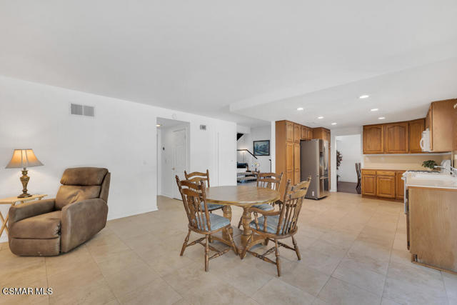 2108 N Brower Street, Simi Valley CA: https://media.crmls.org/mediaz/d1da36f9-64b6-4f1c-8c4b-739b671176ac.jpg