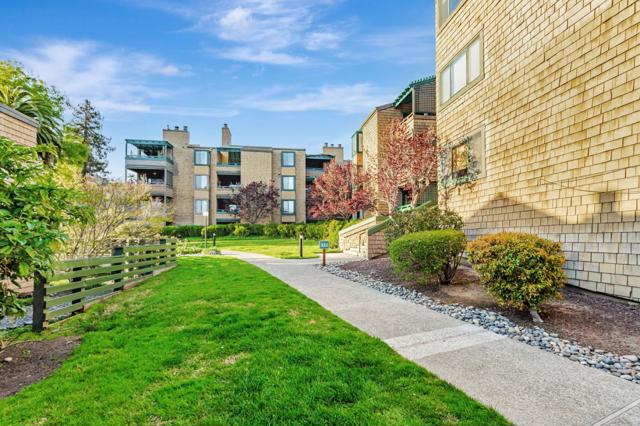 323 Broadway, Santa Cruz CA: https://media.crmls.org/mediaz/d1da38c6-2062-4638-a8b9-ea63a4b139ab.jpg