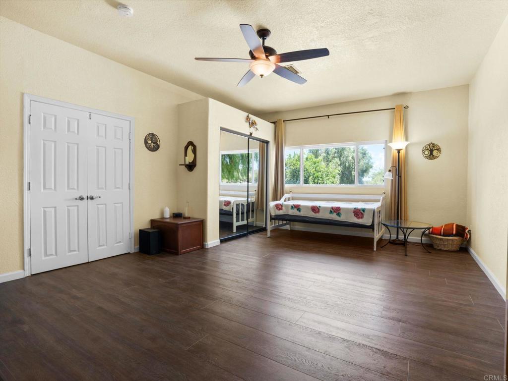 https://media.crmls.org/mediaz/d1da5dab-c102-4281-89f9-bfcec8677a9c.jpg?preset=X-Large