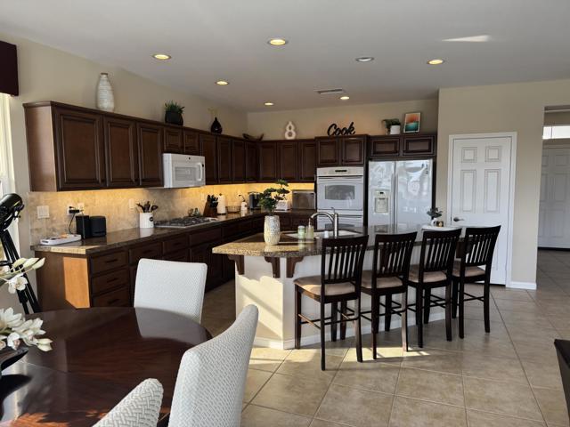 61722 Topaz Drive, La Quinta CA: https://media.crmls.org/mediaz/d1da8b96-6c98-44b9-9e2a-43080e712f13.jpg