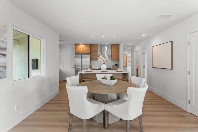 5576 Chelsea Ave, La Jolla CA: https://media.crmls.org/mediaz/d1db06e9-ef69-49a5-b8c9-414087c5660f.jpg