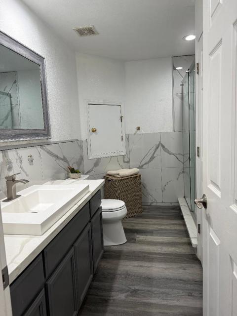 675 Pinot Noir Court, Los Banos CA: https://media.crmls.org/mediaz/d1dbd83e-c1b3-4f8d-a399-4cfb089f0adb.jpg