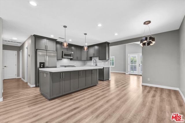 13964 La Maida Street, Sherman Oaks CA: https://media.crmls.org/mediaz/d1dbd8e2-858f-4bd5-92c0-7fa3e6876f2d.jpg
