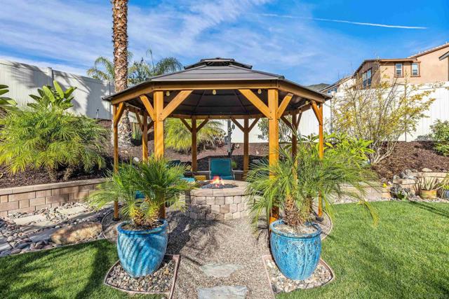 238 Ventasso Way, Fallbrook CA: https://media.crmls.org/mediaz/d1dbfd75-7214-41fc-92dd-8437ad2a3184.jpg