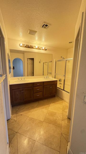 1561 Caminito Zaragosa, Chula Vista CA: https://media.crmls.org/mediaz/d1dc1c65-5ad3-4fc9-a6b9-eec2babac4c7.jpg