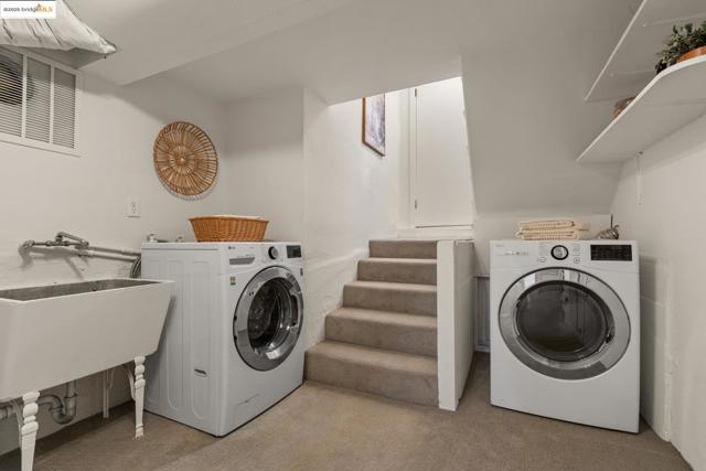 5815 Morpeth St, Oakland CA: https://media.crmls.org/mediaz/d1dc8cf1-2572-476c-aa3e-030a5fad7e6f.jpg