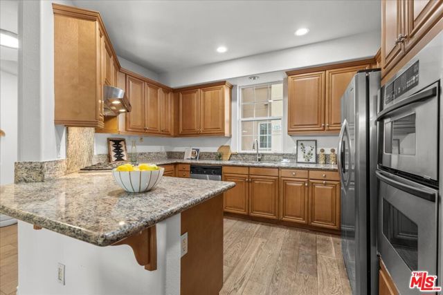 5935 Playa Vista Drive, Playa Vista CA: https://media.crmls.org/mediaz/d1dcfe2f-4558-473e-99e5-e12522567163.jpg