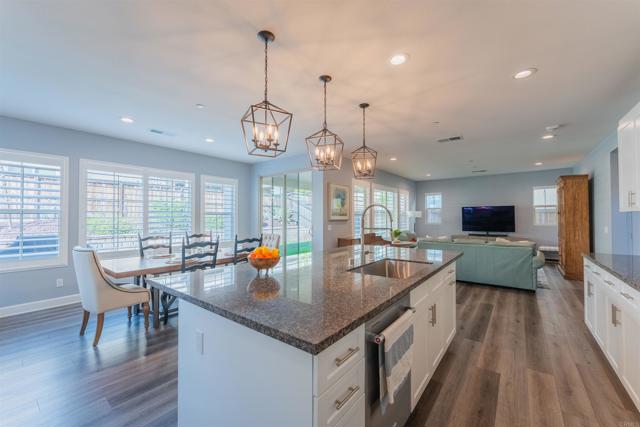 Detail Gallery Image 3 of 27 For 1127 Calle Pilares, Chula Vista,  CA 91913 - 4 Beds | 3/1 Baths