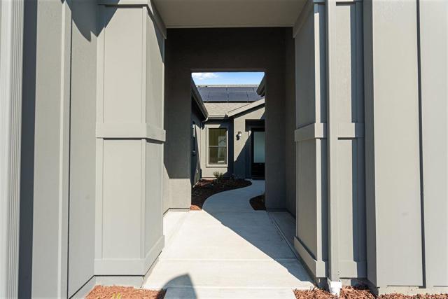 410 Maria Drive, Hollister CA: https://media.crmls.org/mediaz/d1ddbe0d-9396-4def-af9f-ead24a39ae6f.jpg