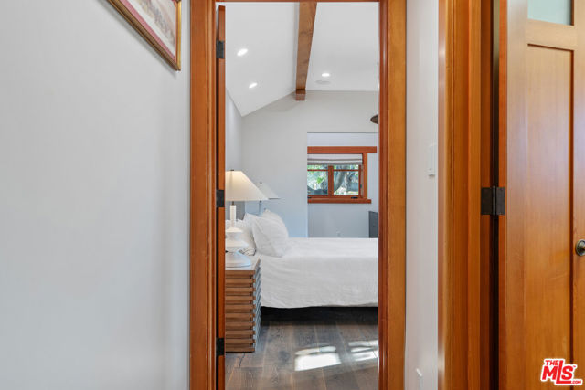 Image 33 of 50 For 706 Navy Street