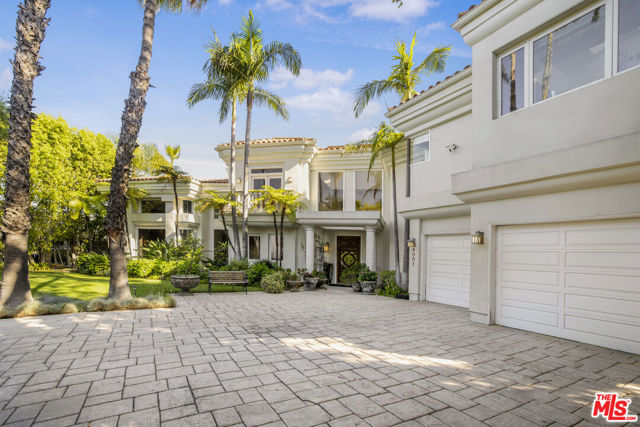 4001 Clarinda Drive, Tarzana CA: https://media.crmls.org/mediaz/d1ddf8d6-ebed-4c35-ad39-dbe6e1c9ccf3.jpg