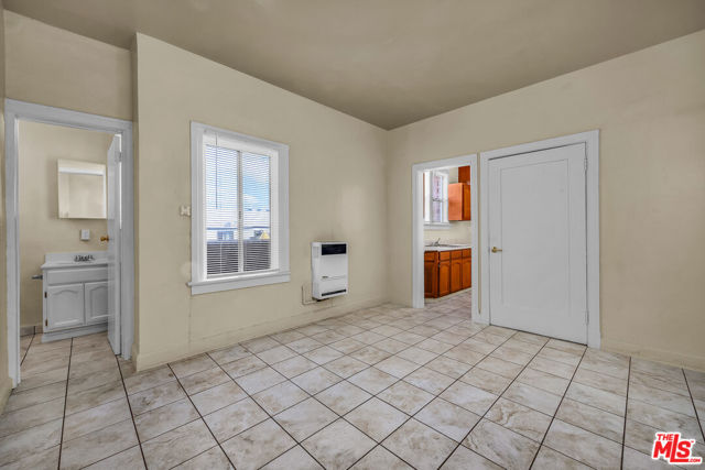 5734 S Broadway, Los Angeles CA: https://media.crmls.org/mediaz/d1df03ec-4a5c-4317-8c70-b6420ce79af9.jpg