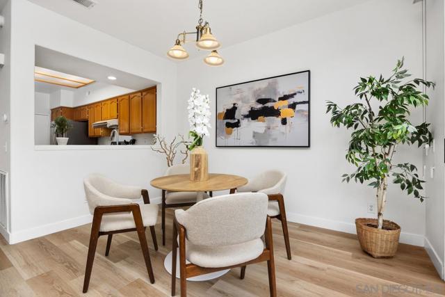 11020 Creekbridge Pl, San Diego CA: https://media.crmls.org/mediaz/d1e094f1-e796-4bb6-95d6-1784c549e8b0.jpg