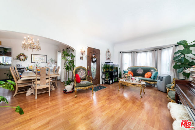 1841 Clyde Avenue, Los Angeles CA: https://media.crmls.org/mediaz/d1e154a4-3cc0-4e96-94ab-18545bc61b88.jpg