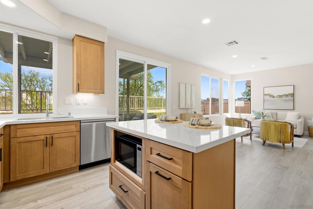 MLS #250039357SD image #10