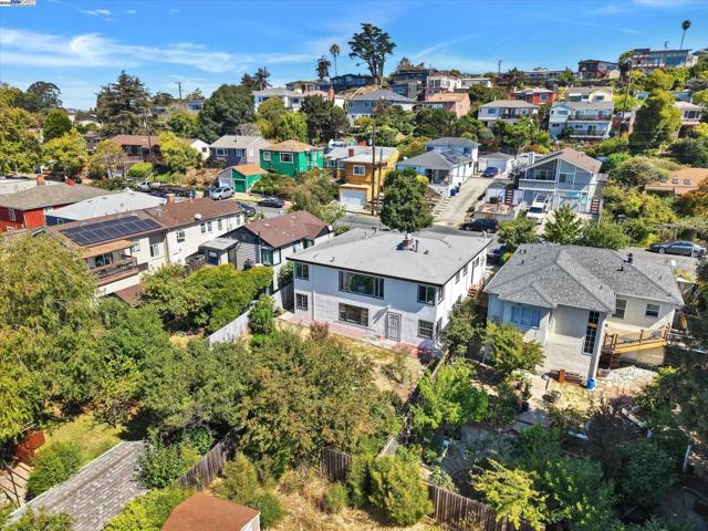 1551 Merced St, Richmond CA: https://media.crmls.org/mediaz/d1e23aae-05f2-4ab6-894e-62f4bec68119.jpg