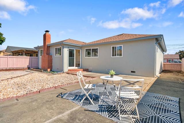 455 Lloyd Avenue, San Leandro CA: https://media.crmls.org/mediaz/d1e26bbe-92b0-454e-acb5-08b2cbd33cf1.jpg