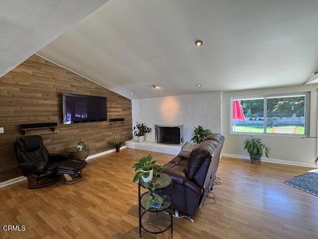 Detail Gallery Image 4 of 35 For 1116 Rexford Pl, Thousand Oaks,  CA 91360 - 3 Beds | 2 Baths